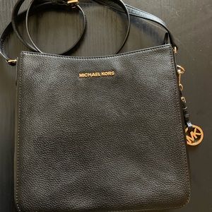 Michael Kors jet set travel LG messenger